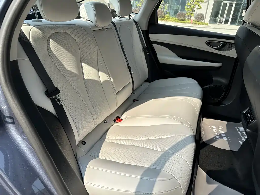 BYD Seal 05 DM-i 2025 — фото 8