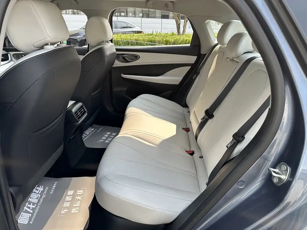 BYD Seal 05 DM-i 2025 — фото 12