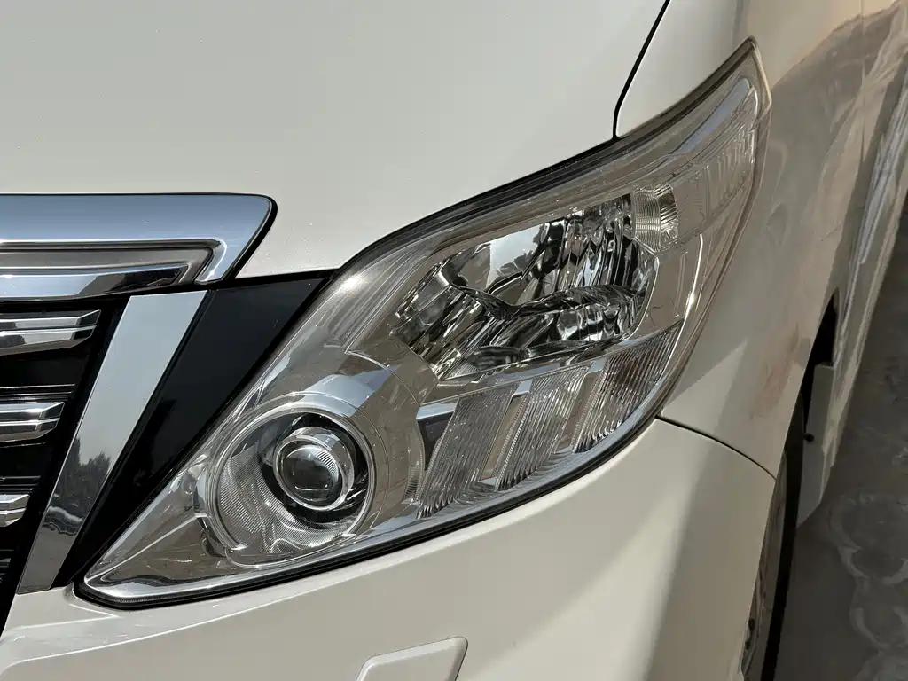Toyota Alphard 2014 — фото 16