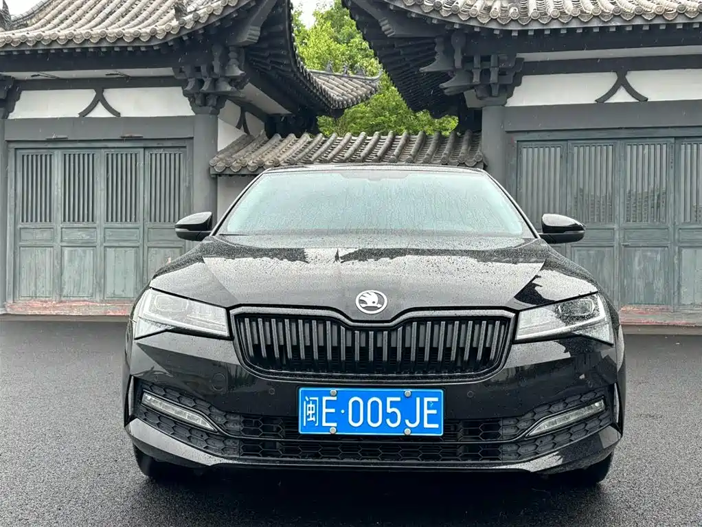 Skoda Superb 2023 — фото 2