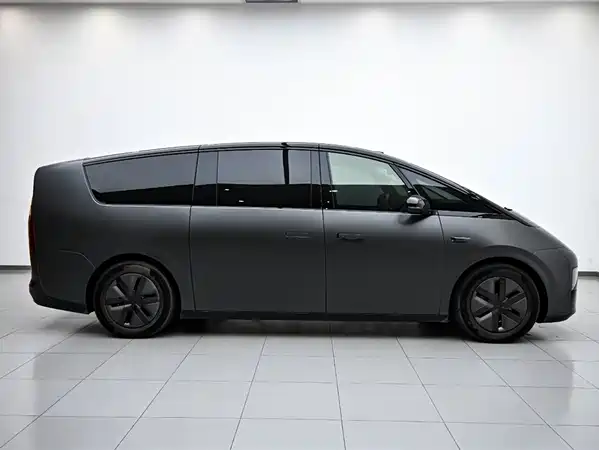 Li Auto MEGA 2025