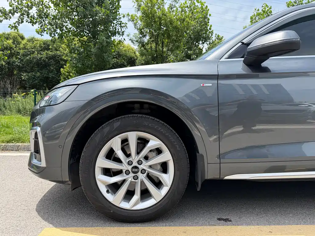 Audi Q5L 2021 — фото 10