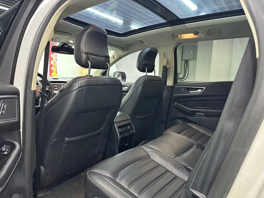 Ford Edge 2015 — фото 20