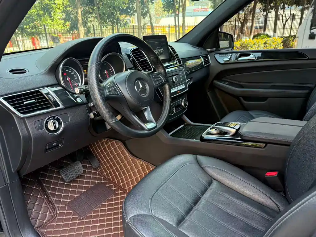 Mercedes-Benz GLS 2017 — фото 14