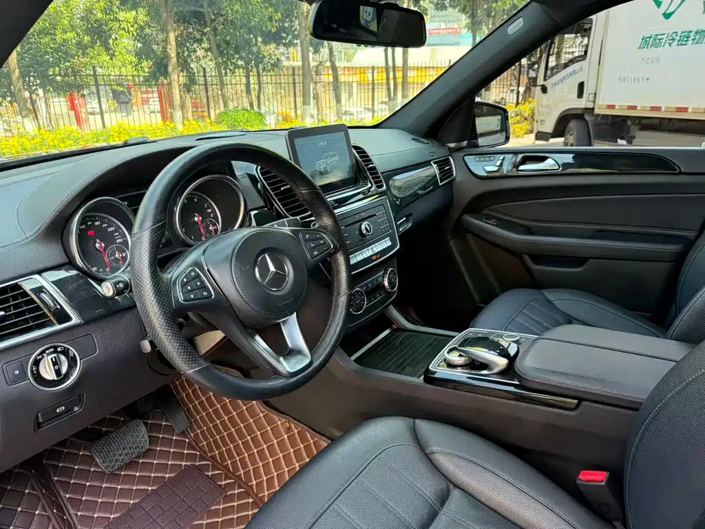 Mercedes-Benz GLS 2017 — фото 24