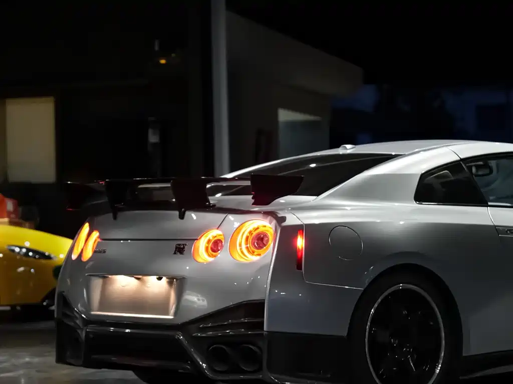 Nissan GT-R 2012