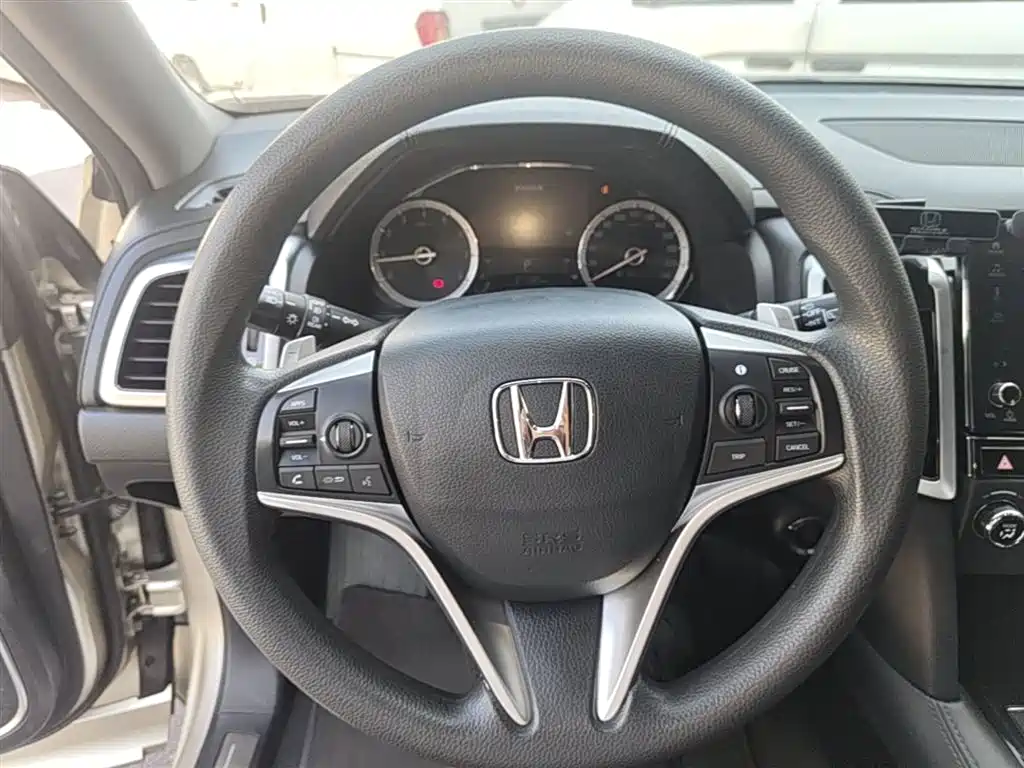 Honda UR-V 2017 — фото 11