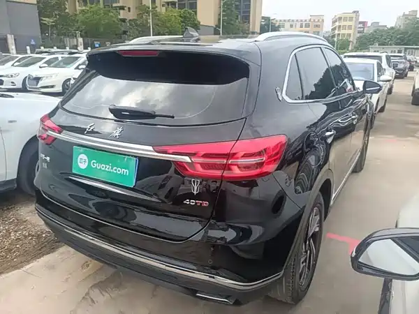 Hongqi HS5 2023
