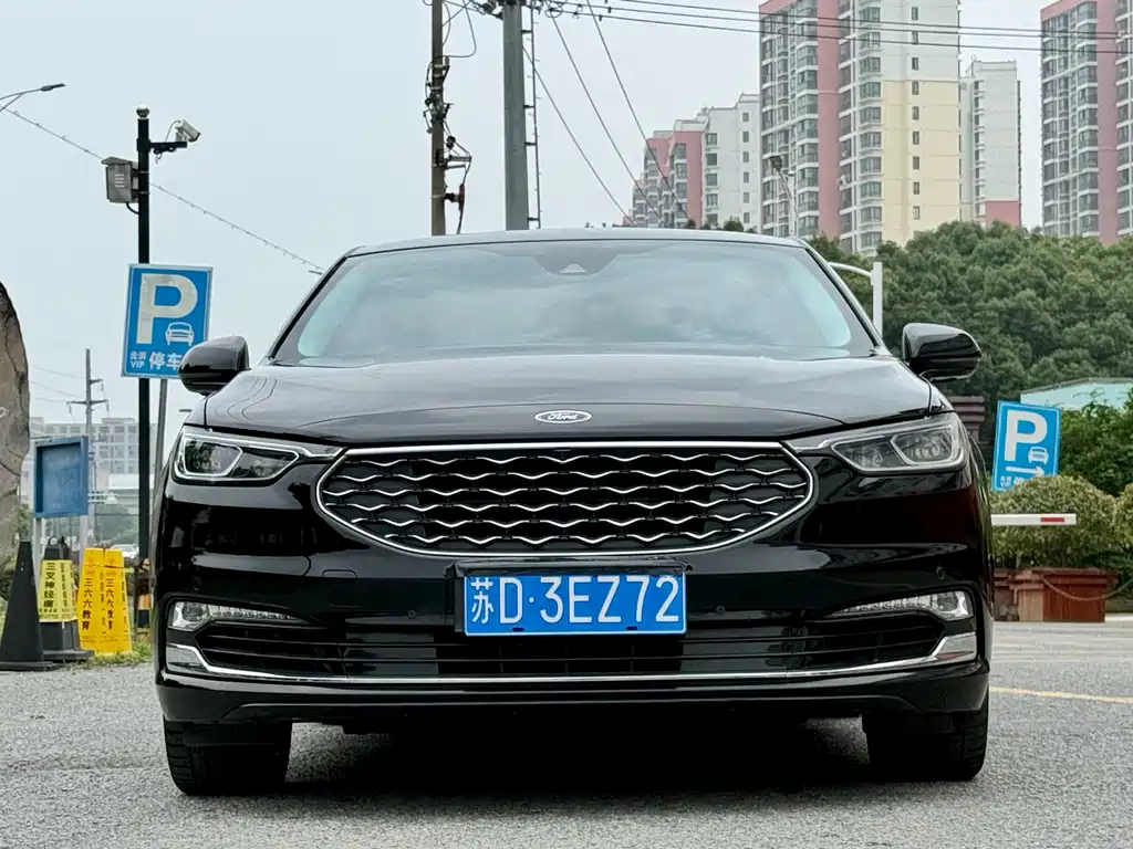 Ford Taurus 2021