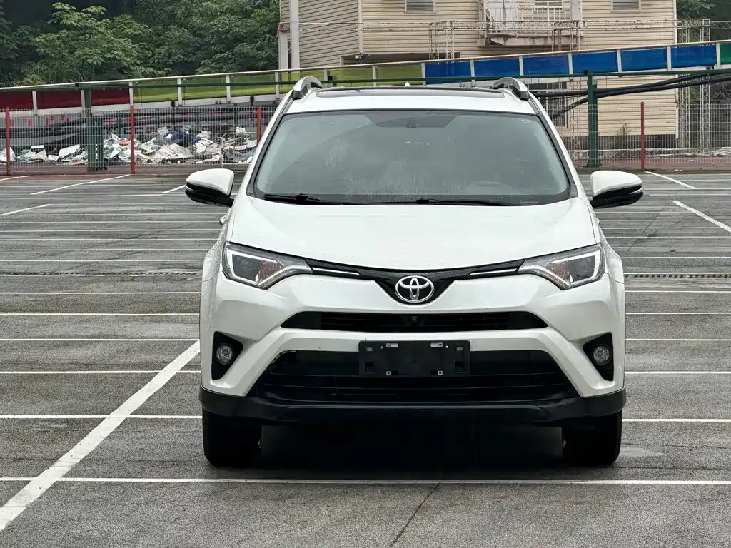 Toyota RAV4 2019 — фото 2