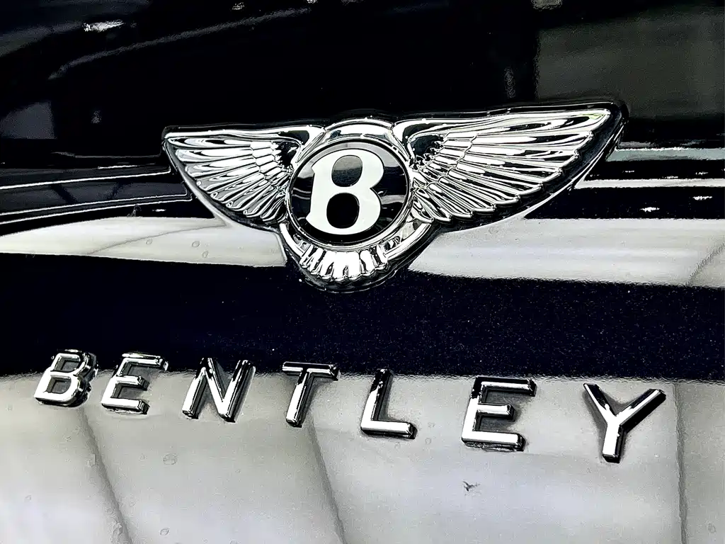 Bentley Bentayga 2021 — фото 15