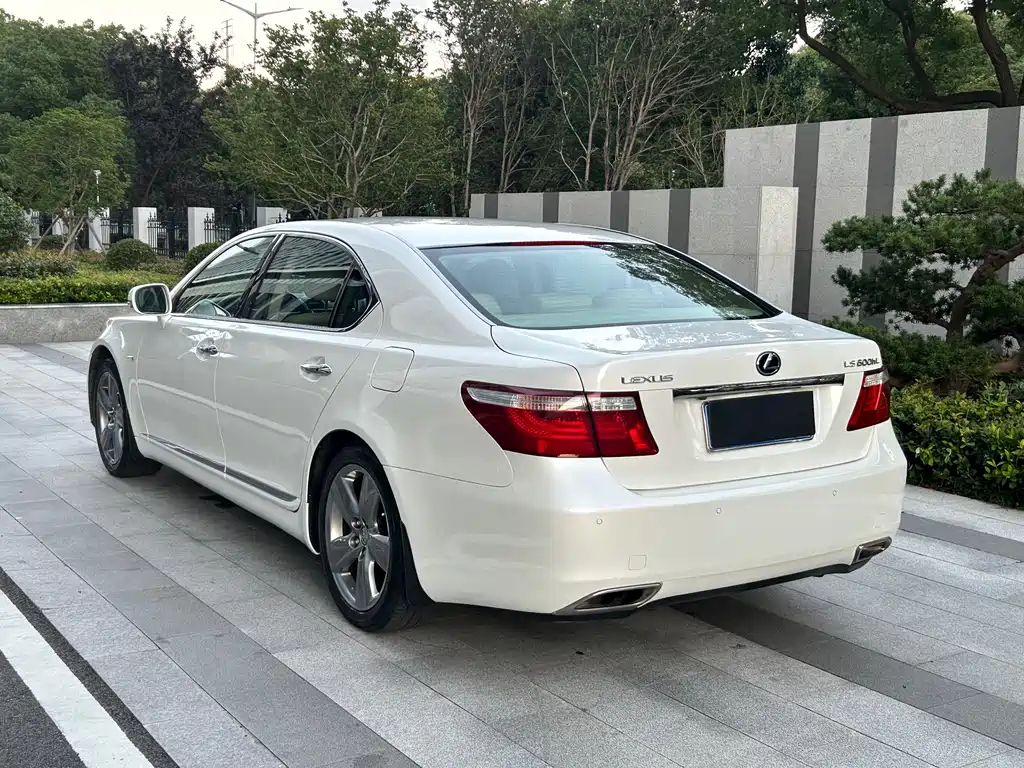 Lexus LS 2008