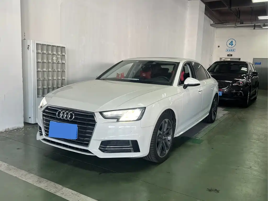 Audi A4L 2019 — фото 1