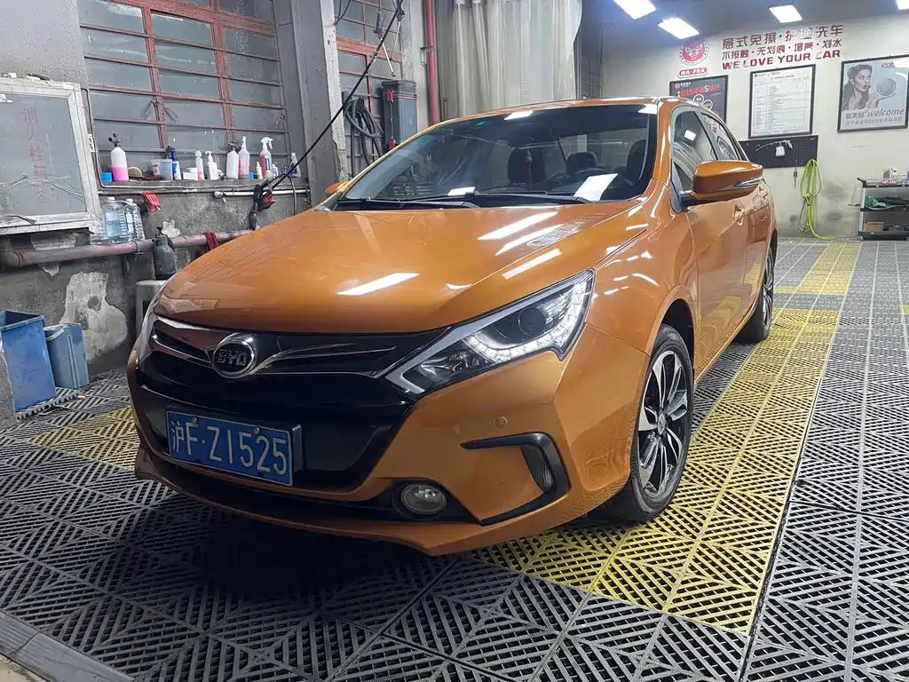 BYD Qin NEV 2015 — фото 1