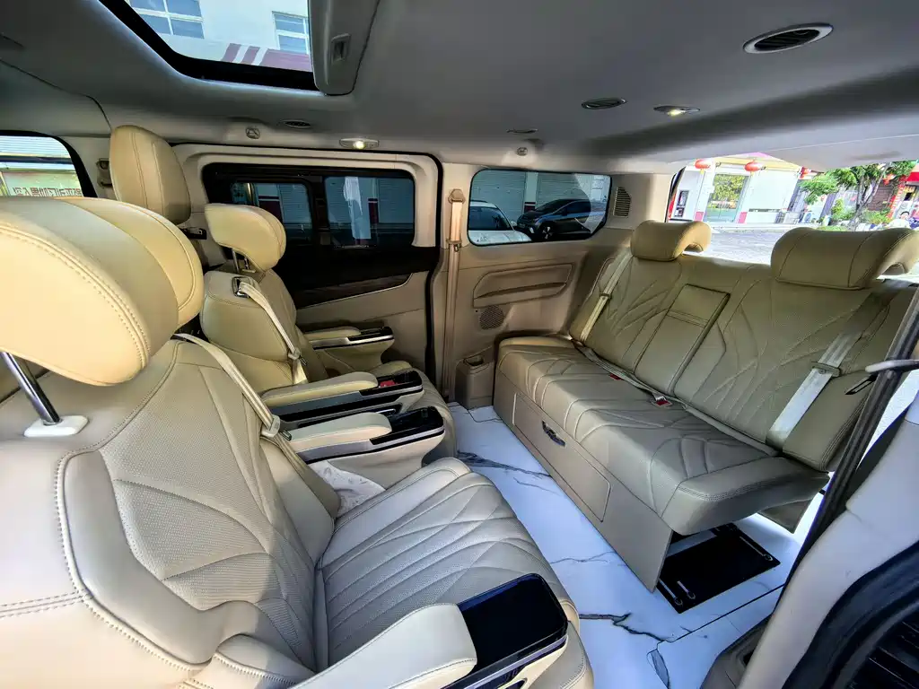 Ford Tourneo 2023 — фото 11