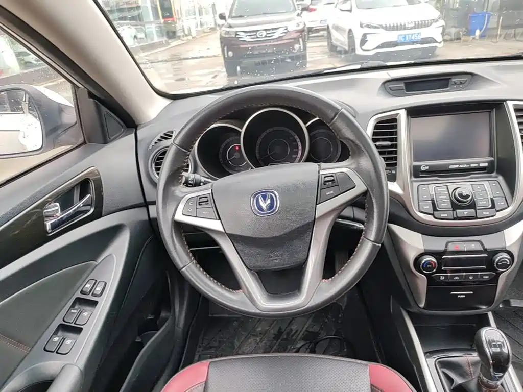 Changan Eado XT 2015 — фото 11