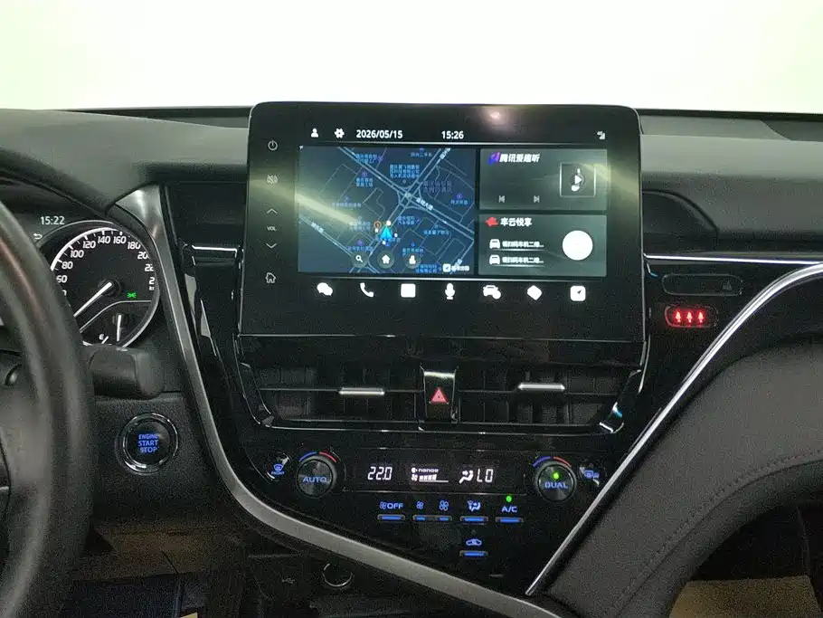 Toyota Camry 2023 — фото 13