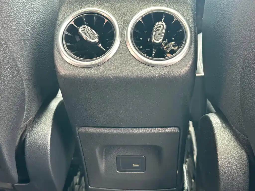Mercedes-Benz A-Class 2022 — фото 16