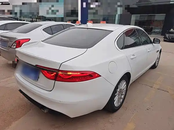 Jaguar XF 2016