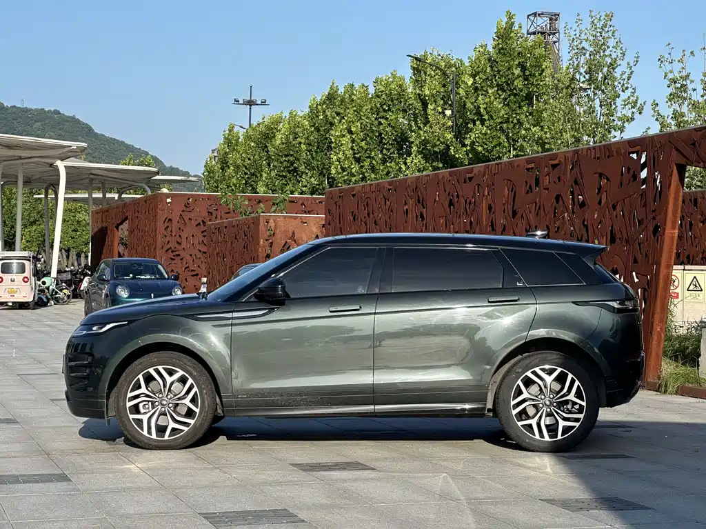 Land Rover Evoque 2022