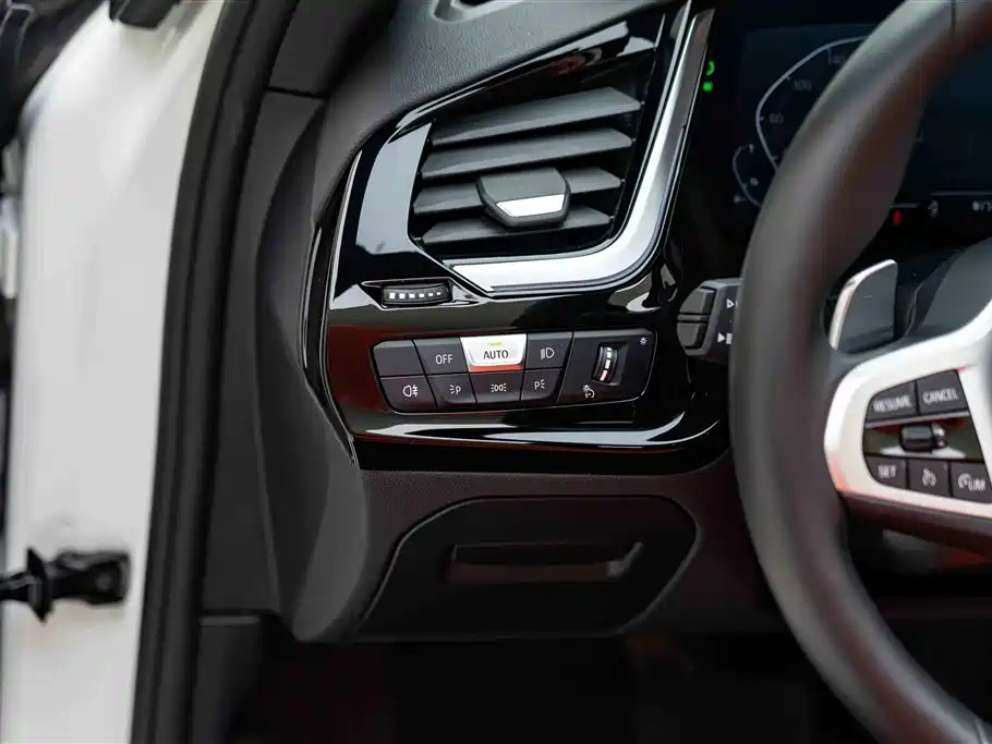 BMW Z4 2024 — фото 16