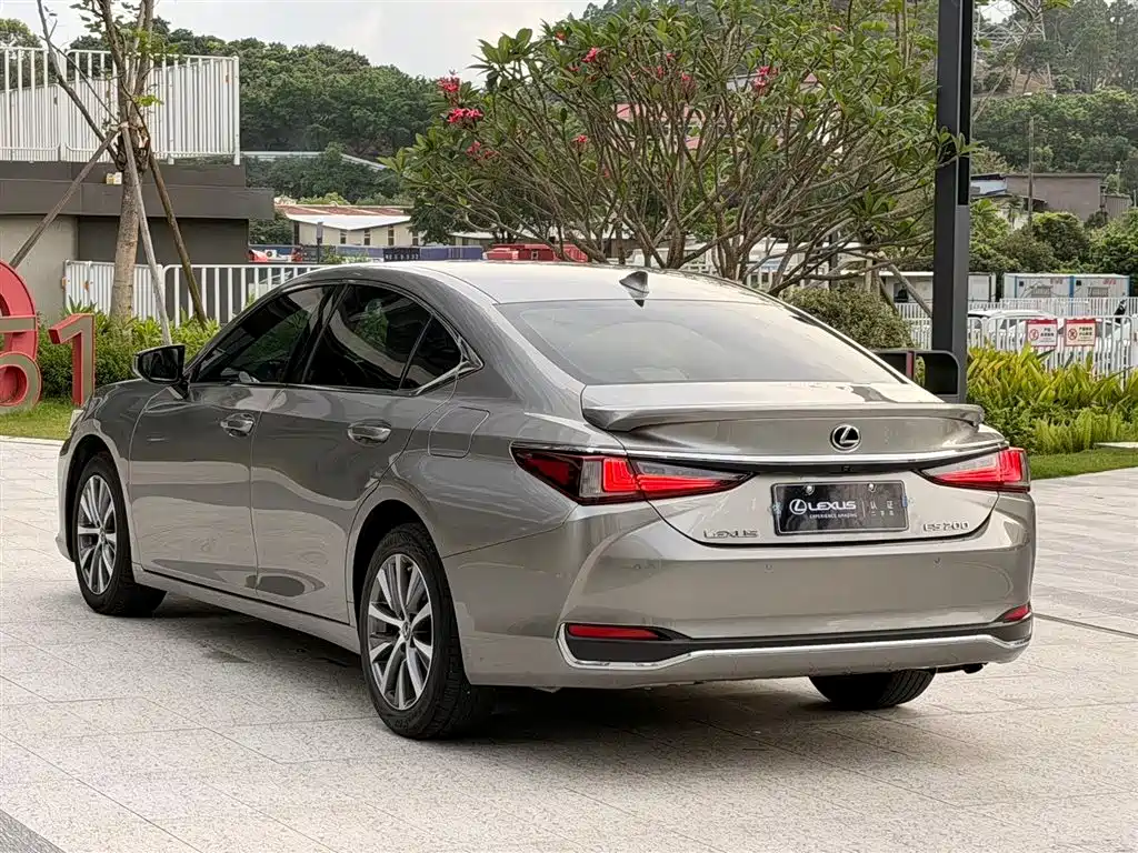 Lexus ES 2021 — фото 4