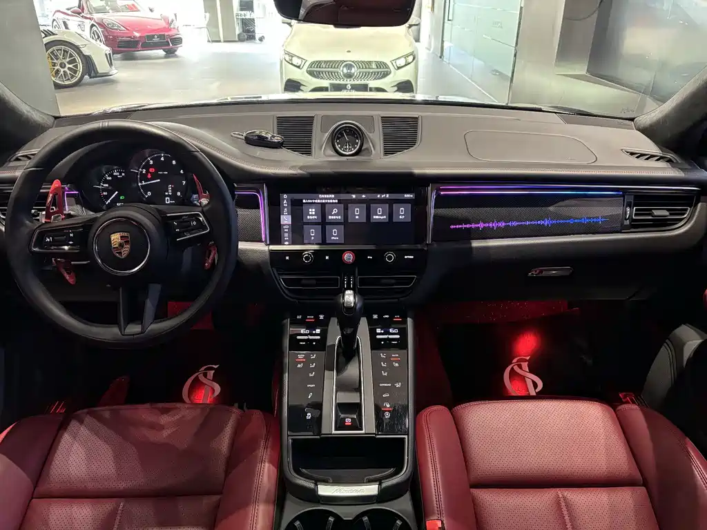 Porsche Macan 2023 — фото 10