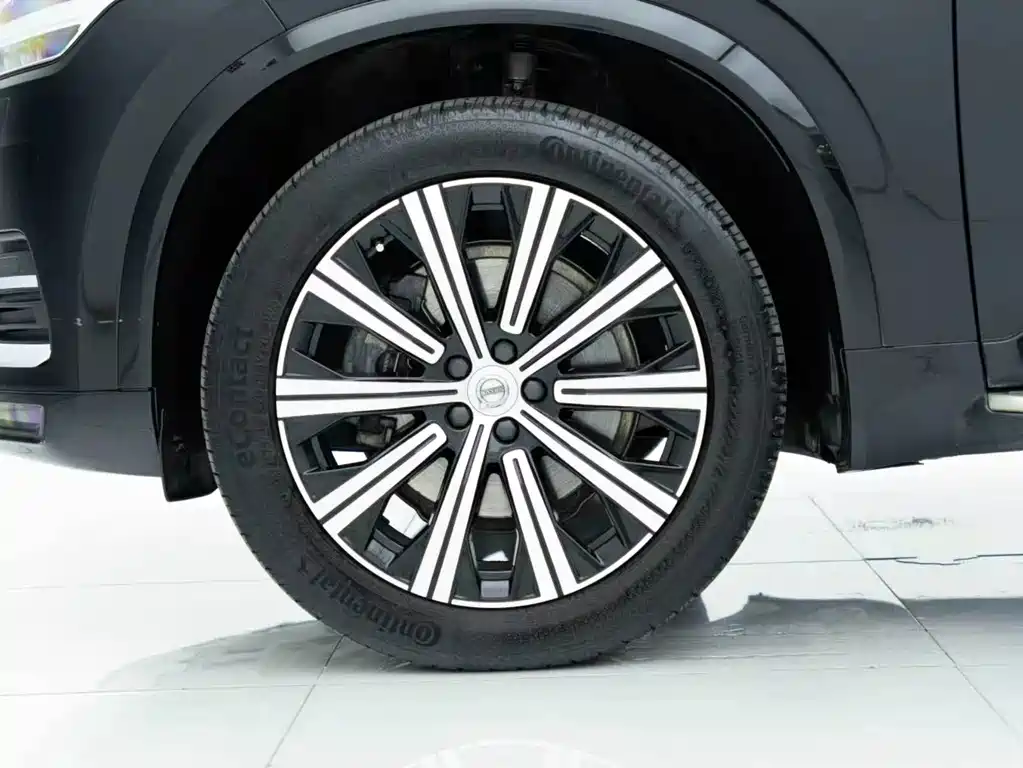Volvo XC90 2021 — фото 28
