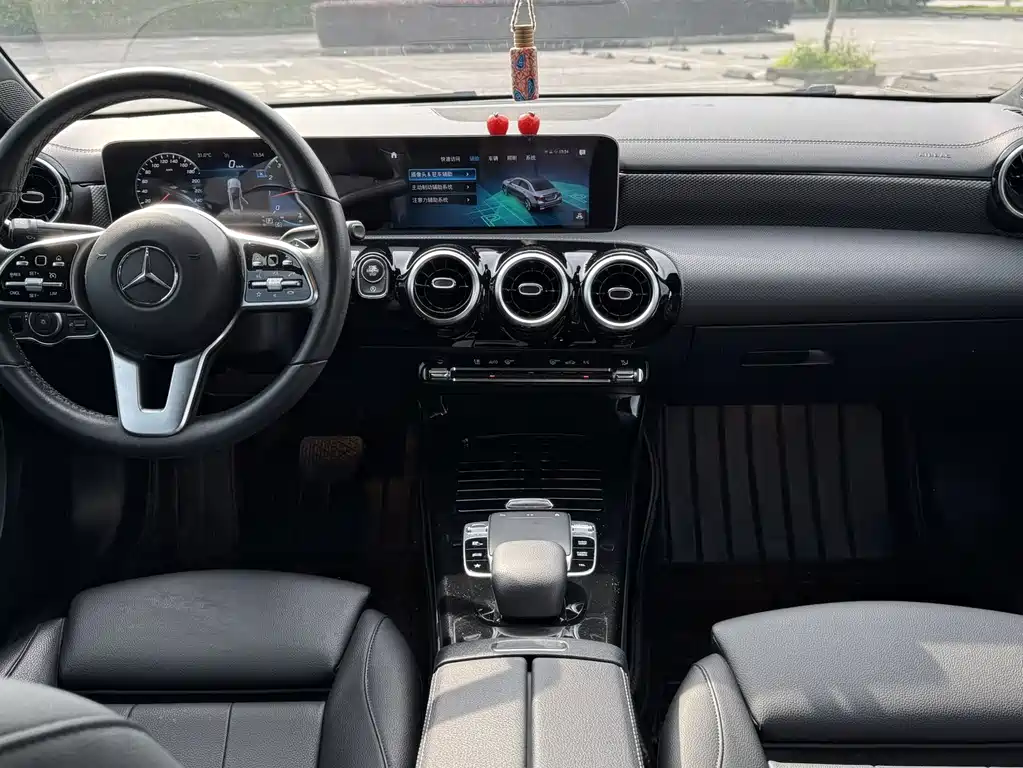 Mercedes-Benz A-Class 2019 — фото 8