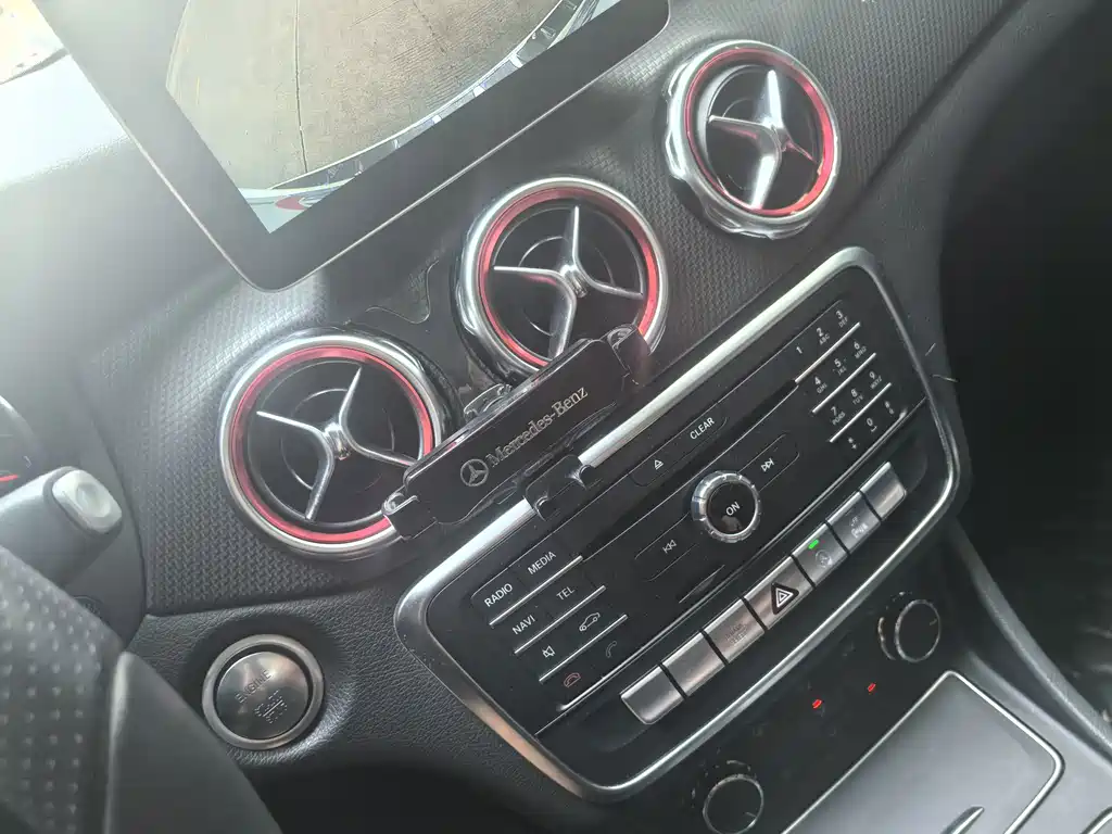 Mercedes-Benz GLA 2017 — фото 13