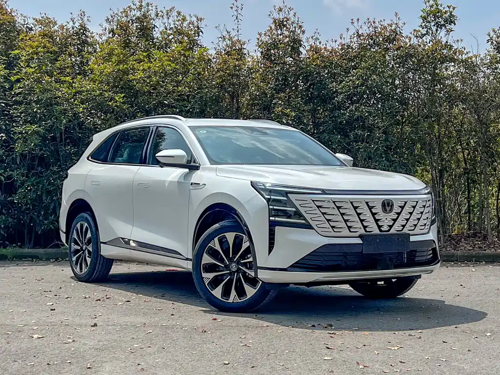 Changan CS75 PLUS 2026 — фото 4