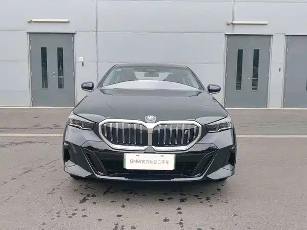 BMW i5 2026