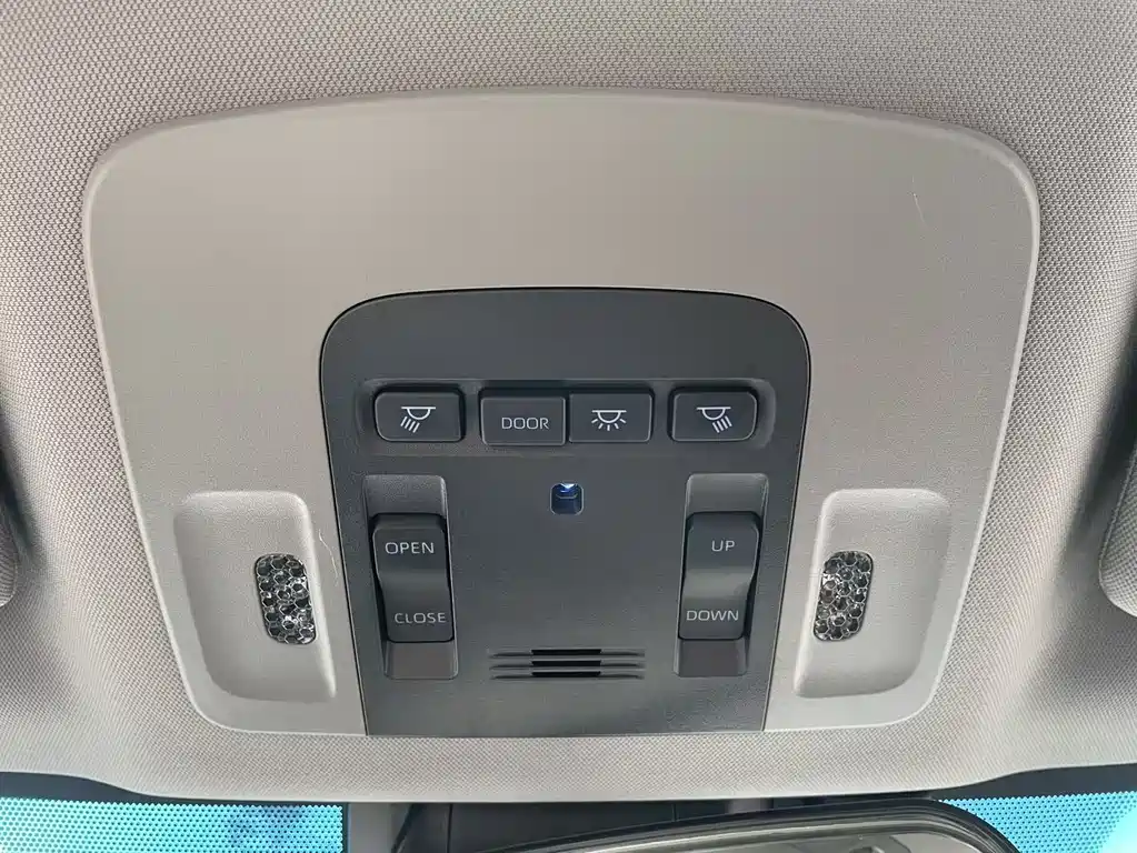 Toyota Camry 2020 — фото 23