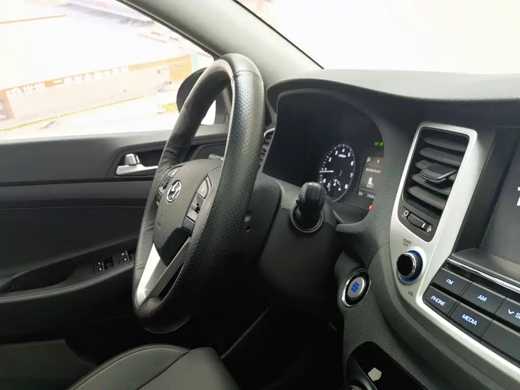 Hyundai Tucson 2018 — фото 22