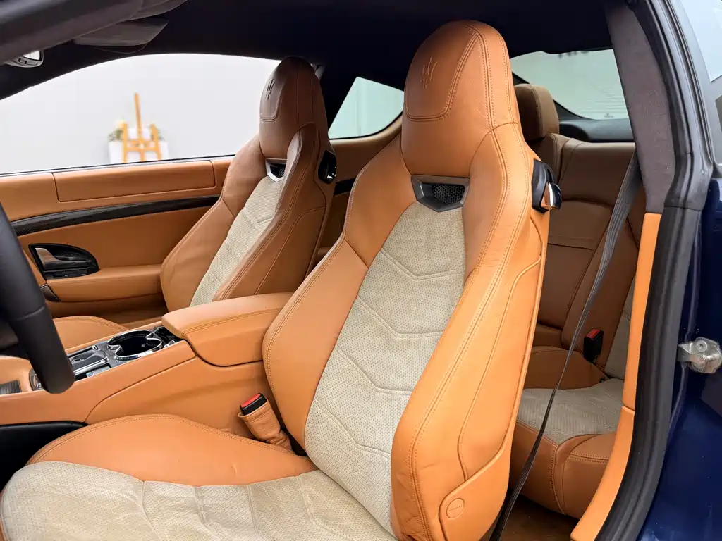 Maserati GranTurismo 2016 — фото 15