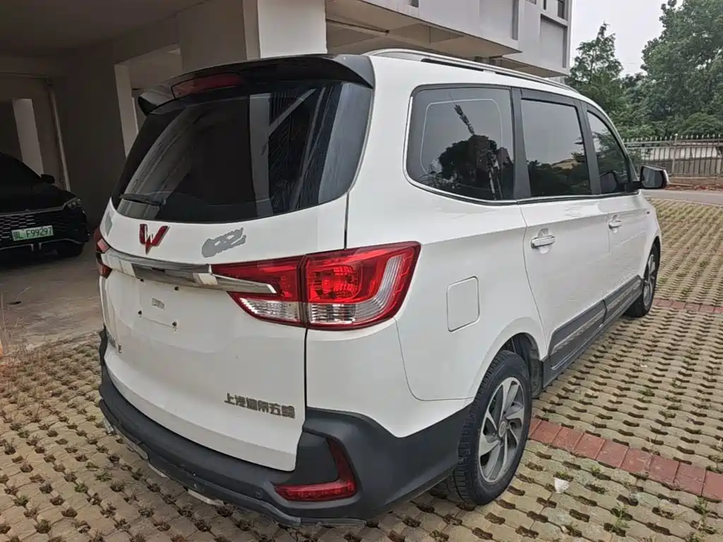 Wuling Hongguang 2016 — фото 5
