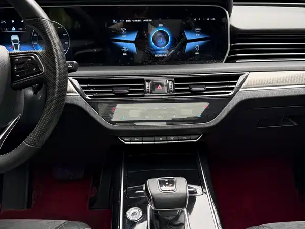 Hongqi HS5 2022