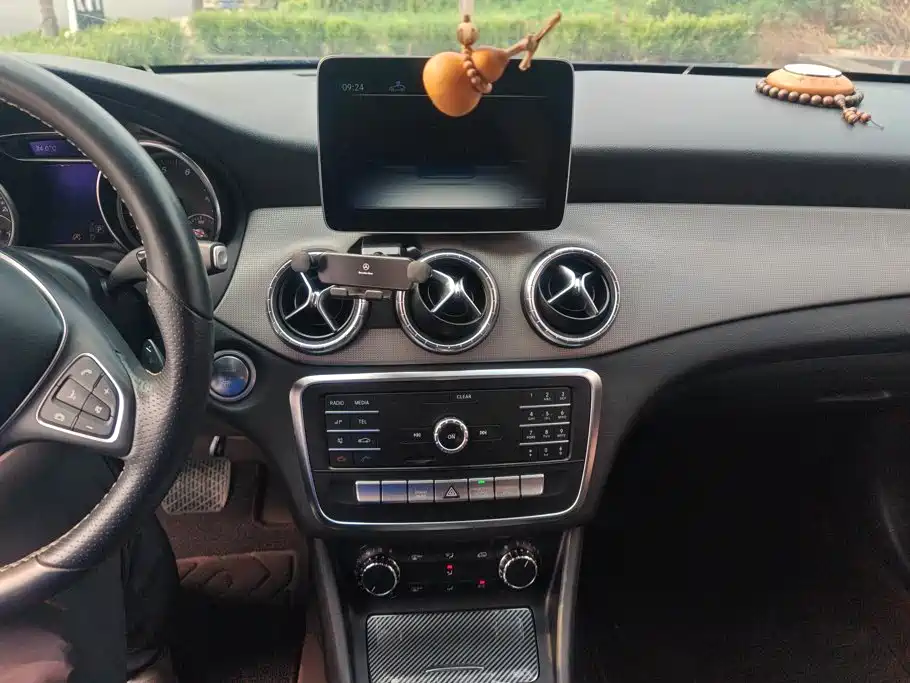 Mercedes-Benz CLA 2018 — фото 13