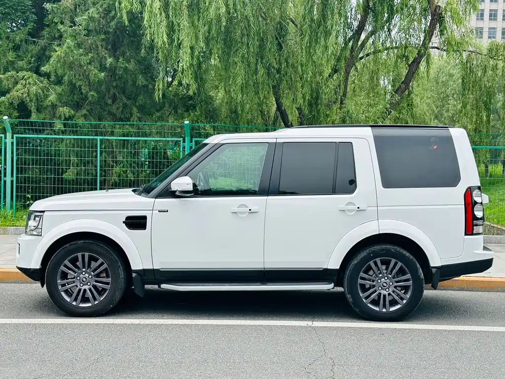 Land Rover Discovery 2016 — фото 7