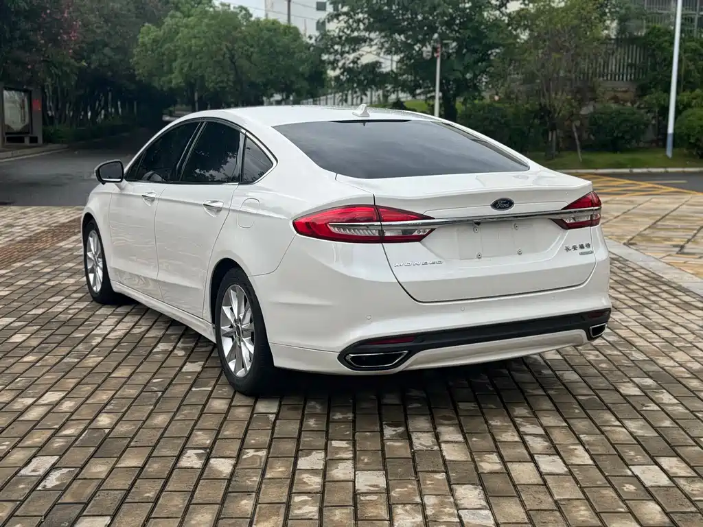 Ford Mondeo 2018 — фото 7