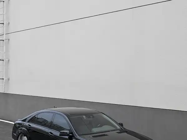 Mercedes-Benz S-Class 2011