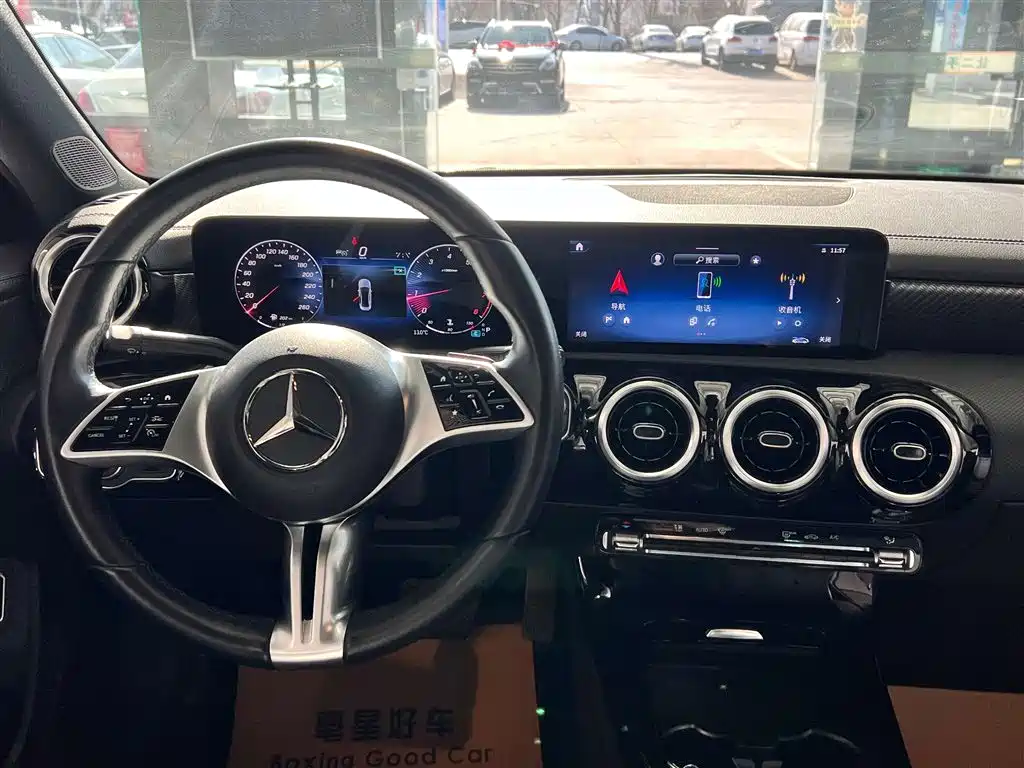 Mercedes-Benz A-Class 2023 — фото 17
