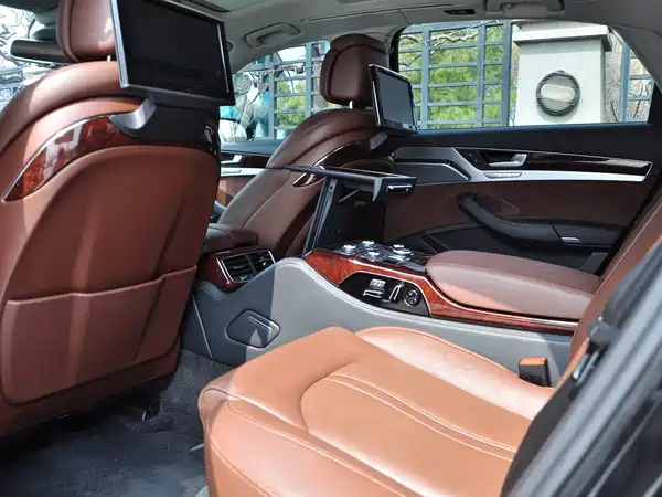 Audi A8 2011