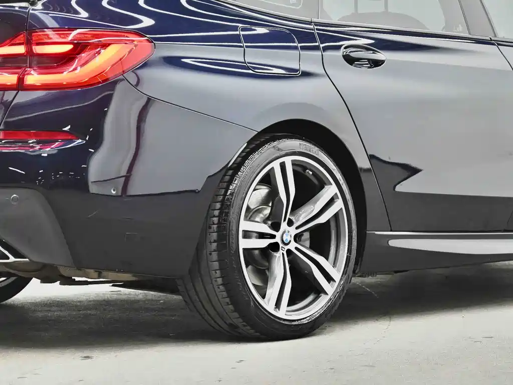BMW 6 Series GT 2024 — фото 26