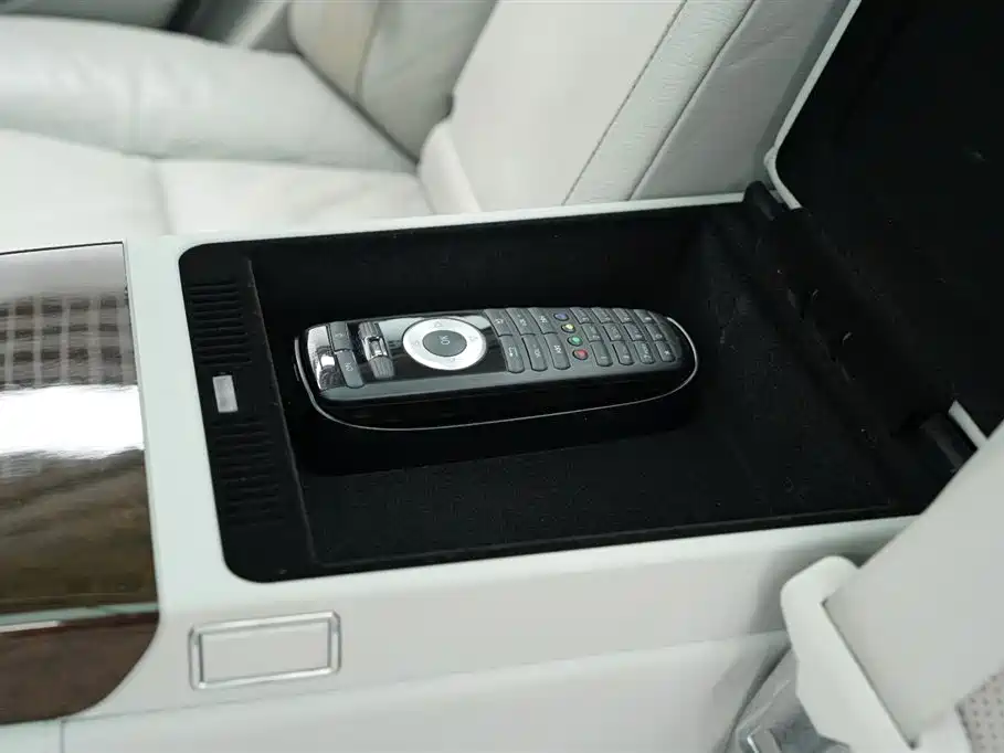Mercedes-Benz S-Class 2011 — фото 12