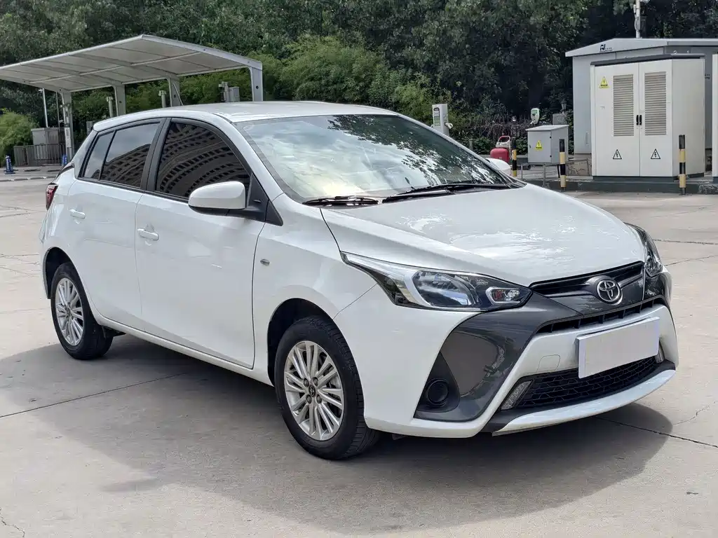 Toyota Yaris L 2023