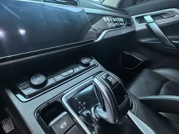 Geely Boyue 2021