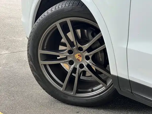 Porsche Cayenne 2023