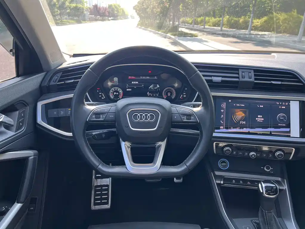 Audi Q3 2023 — фото 11