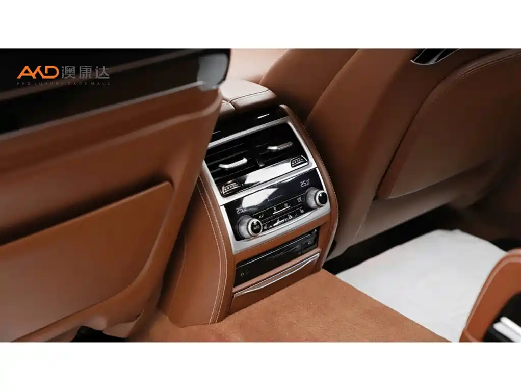 BMW 7 Series 2019 — фото 9